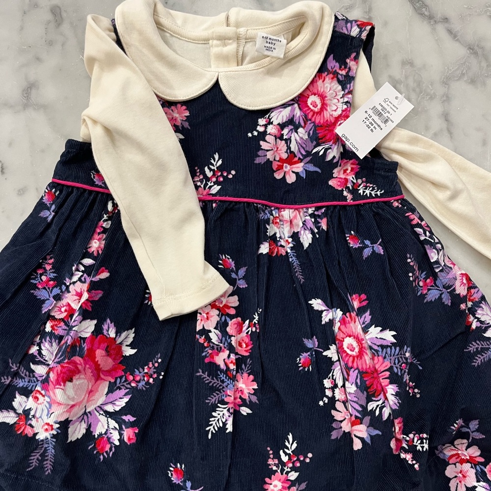 New with tags super cute gap baby dress/1 piece size 6-12 month